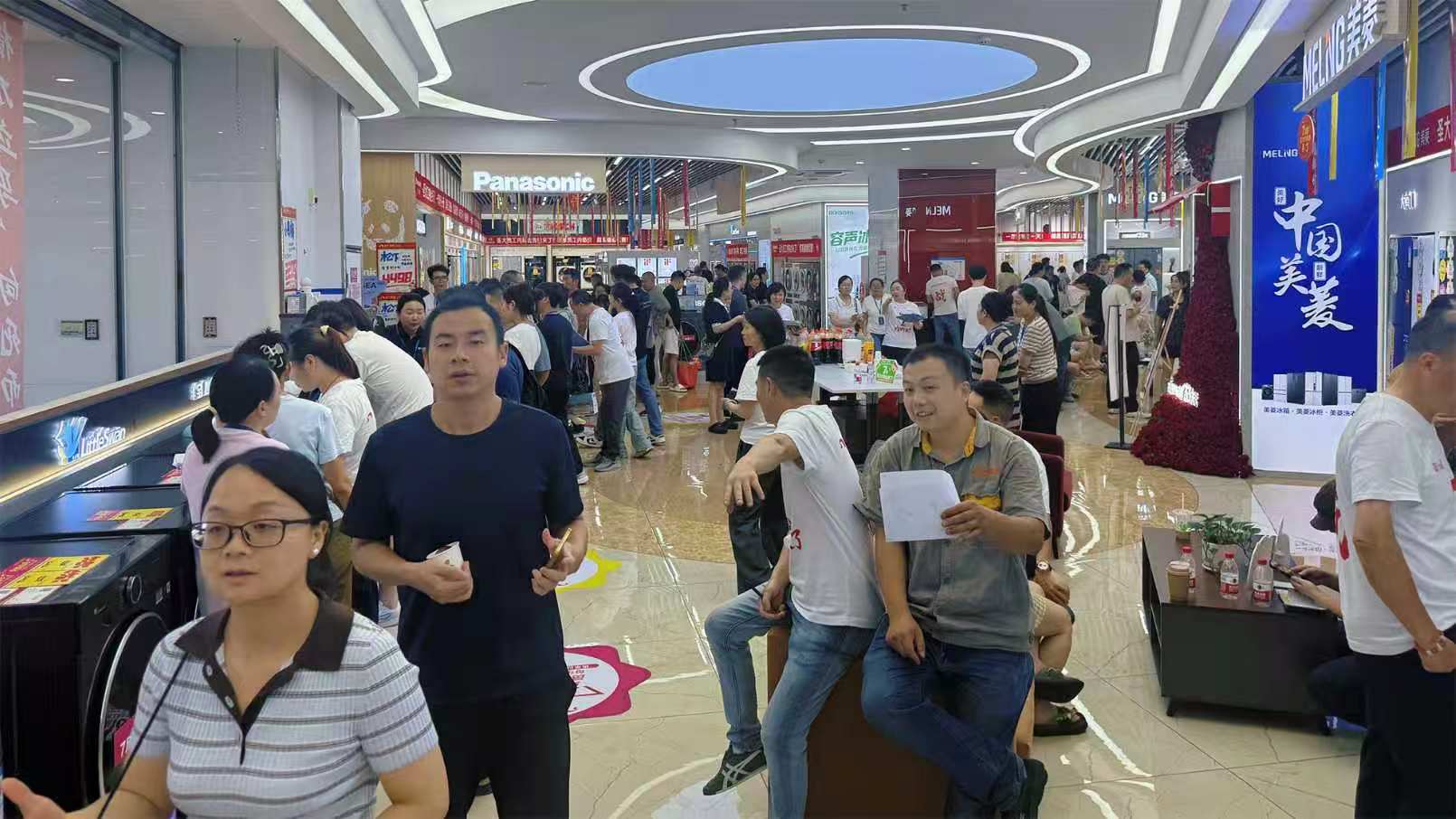 现场实况：门店焕新现场占位图